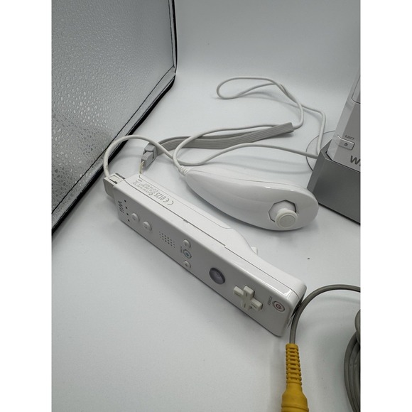 Nintendo Wii RVL-001 Home Console White Original Box With All Manuals NO GAME - Picture 4 of 16
